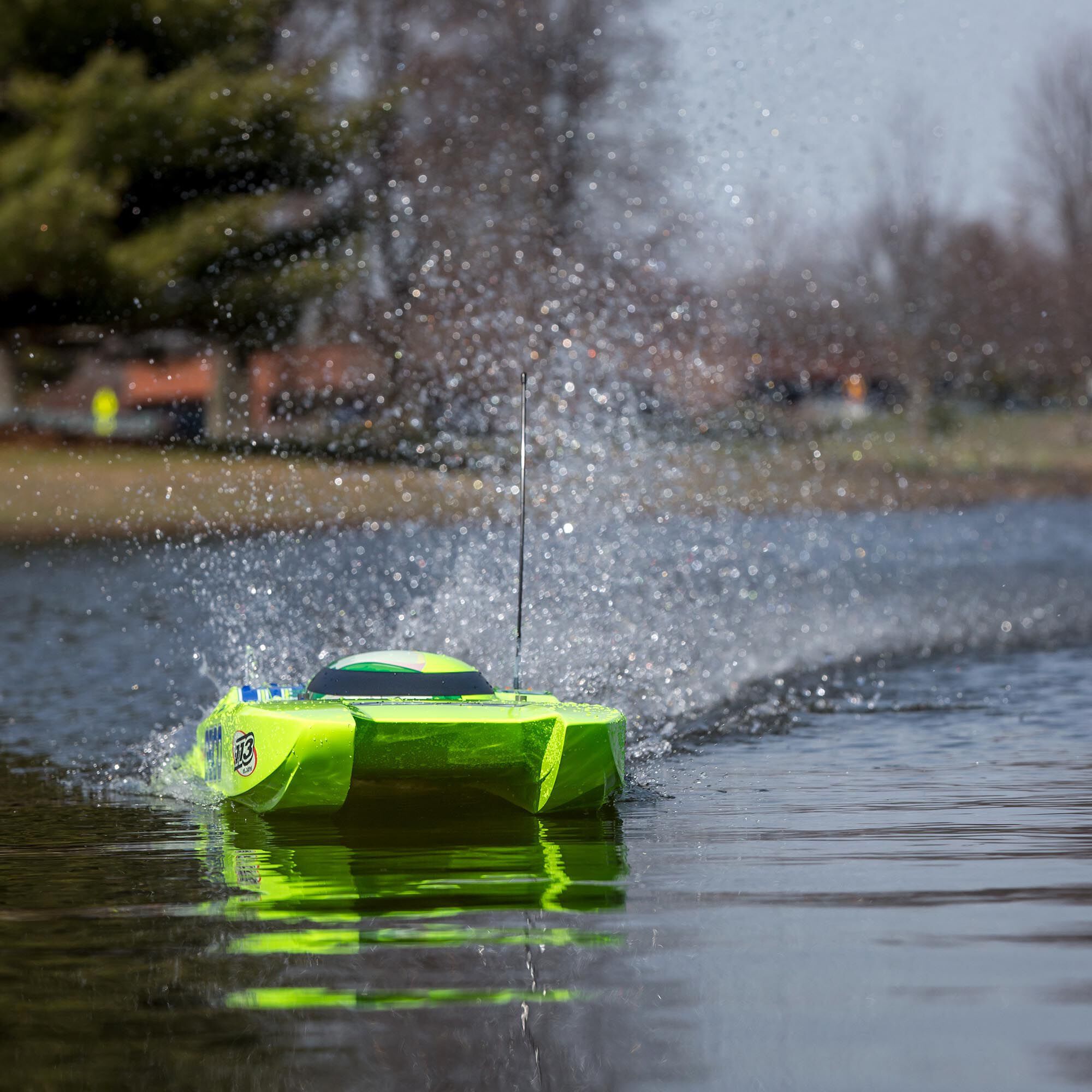 Pro Boat Miss GEICO Zelos 36
